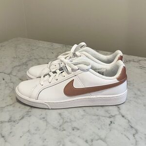 Women’s Nike Court Royale rose gold